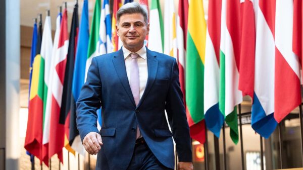 Νικόλας Φαραντούρης