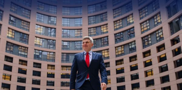 Νικόλας Φαραντούρης