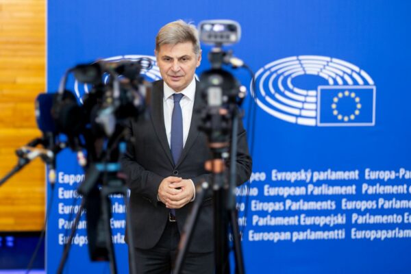 Νικόλας Φαραντούρης